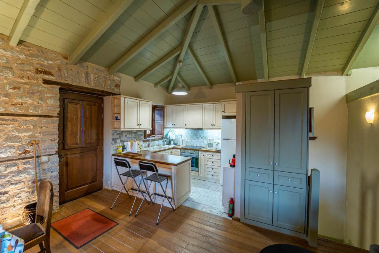 Maisonette Korfes-Κορφές-Μ Δύο Αυτόνομοι Όρoφοι Της Βίλας Κορφές Για Οικογένειες Και Μικρές Παρέες Karpenísion エクステリア 写真