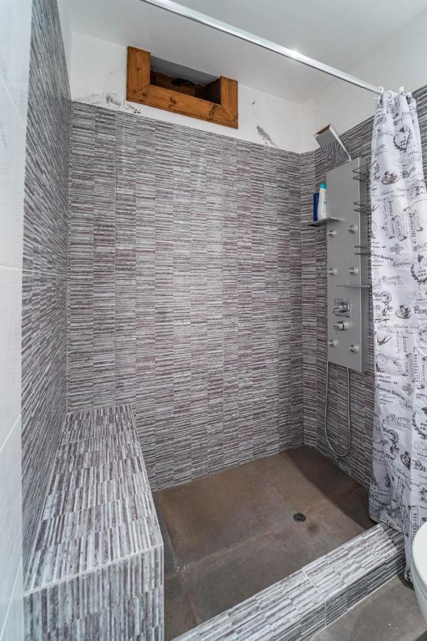 Maisonette Korfes-Κορφές-Μ Δύο Αυτόνομοι Όρoφοι Της Βίλας Κορφές Για Οικογένειες Και Μικρές Παρέες Karpenísion エクステリア 写真