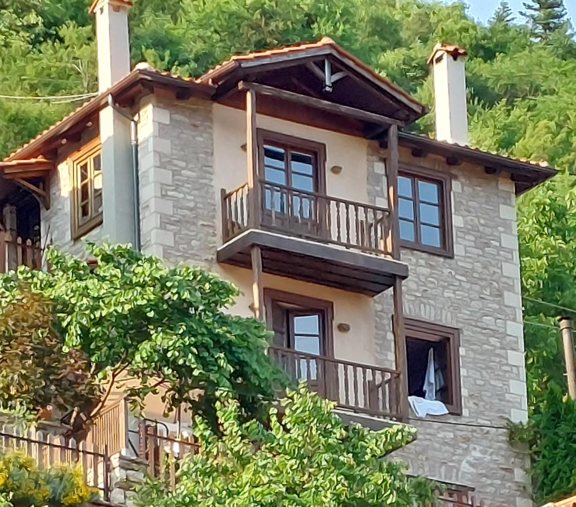 Maisonette Korfes-Κορφές-Μ Δύο Αυτόνομοι Όρoφοι Της Βίλας Κορφές Για Οικογένειες Και Μικρές Παρέες Karpenísion エクステリア 写真